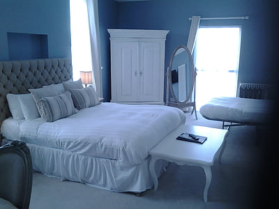 white and gray bedspread set thumbnail