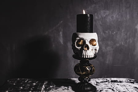 Halloween Skulls Decorations thumbnail