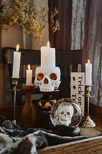Halloween Decorations & Candles thumbnail