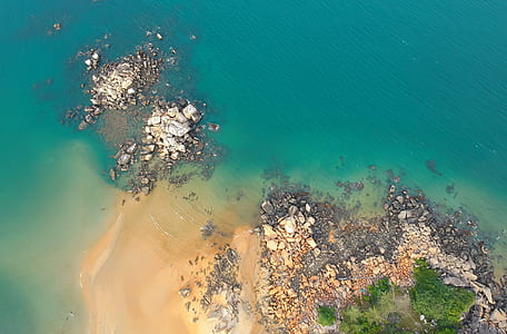 Bird's Eye View of Island thumbnail
