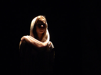 woman wearing white headscarf thumbnail