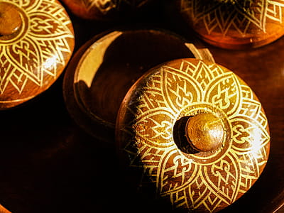 Brown Wooden Bowl With Lid thumbnail