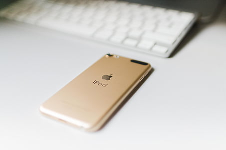 gold iPod touch 5th gen thumbnail