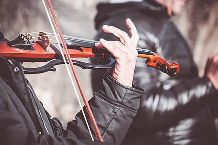 Street Performer Violinist Close Up thumbnail