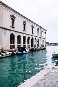 The beautiful and colorful Murano Island, Italy thumbnail