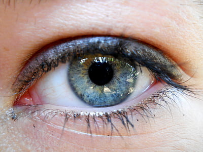 left person's eye thumbnail