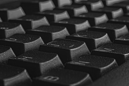 black computer keyboard thumbnail