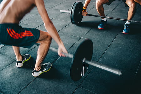 man weight lifting thumbnail