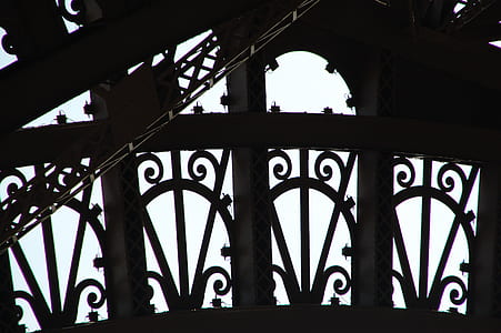 photo of building during daytime thumbnail