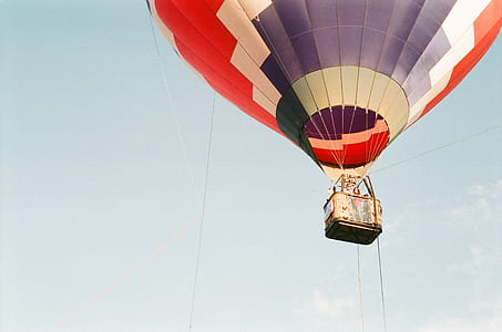blue and red hot air balloon thumbnail