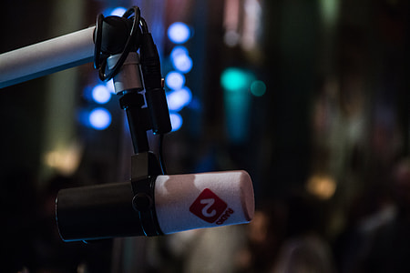 black and white cordless microphone thumbnail