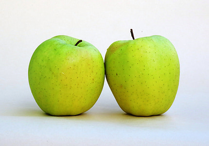 two green apples thumbnail