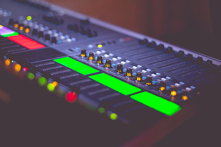 Sound Engineer’s Audio Music Mix Pult thumbnail