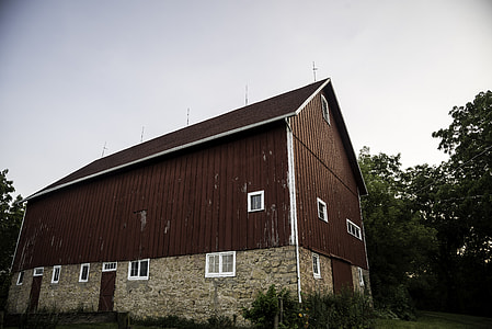Barn and homestead at Cross Plains State Park thumbnail