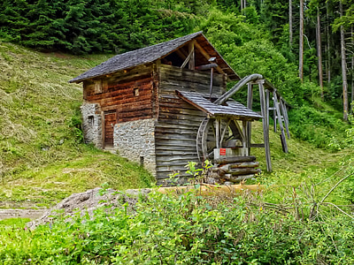 photo of black and brown house thumbnail