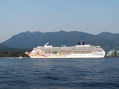 white cruise ship thumbnail