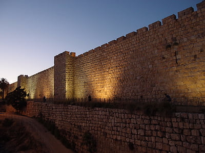 brown battlement brick wall thumbnail