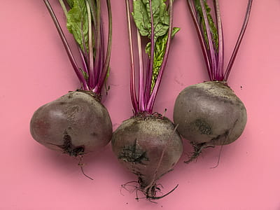 three red onions thumbnail