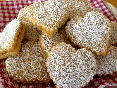 heart shape pastries thumbnail