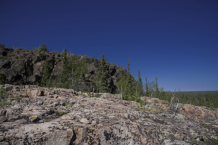 Top of the Rock Cliff on the Vee lake trail thumbnail