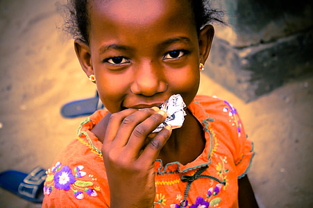 girl earring bread thumbnail