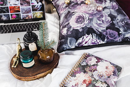 Violet 2018 Day Planner thumbnail