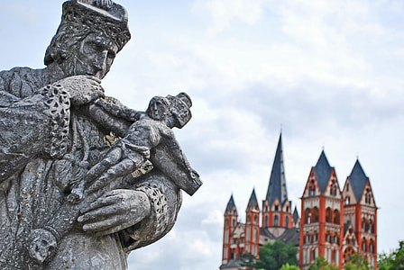 man carrying cross statue thumbnail