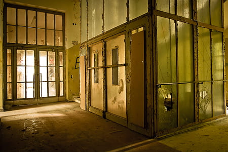 brown wood door thumbnail