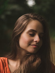 woman smiling in shallow photograpshy thumbnail