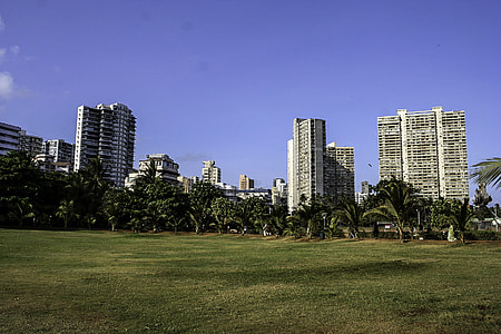 Priyadarshini Park at Nepean Sea Road in Mumbai, India thumbnail