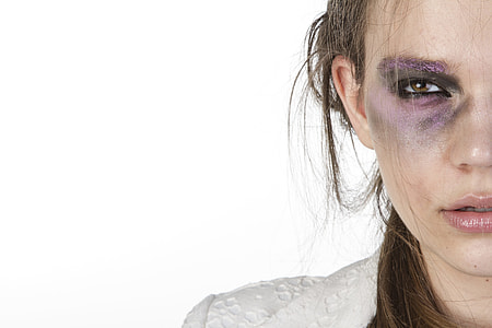 woman's face with makeups thumbnail