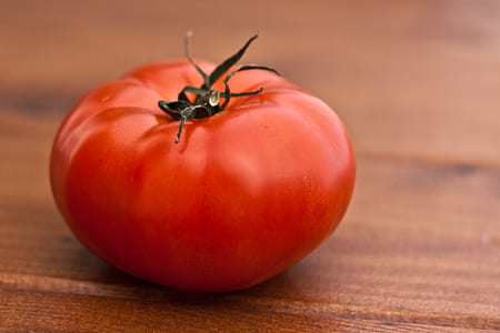 Red tomato thumbnail