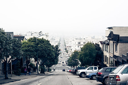 photo of road with parked cars thumbnail