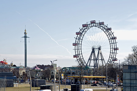 Der Wurstelprater and Ferris Wheel in Vienna, Austria thumbnail
