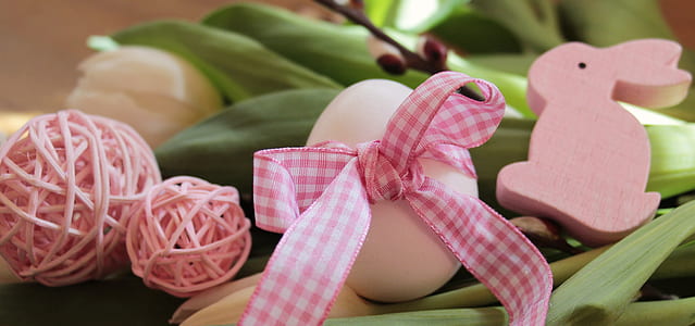 pink and white ribbon thumbnail