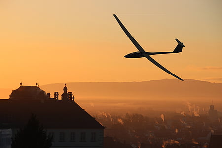 silhouette of airplane thumbnail