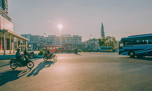 People on Street thumbnail