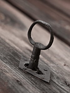 gray key stuck in keyhole thumbnail