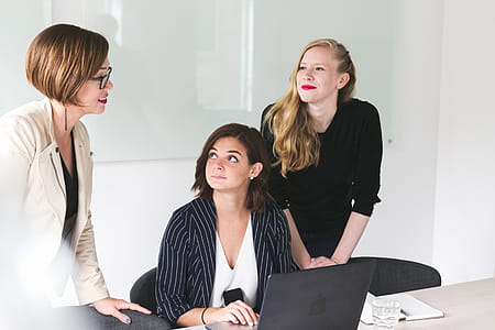 Three Business Women Photo thumbnail