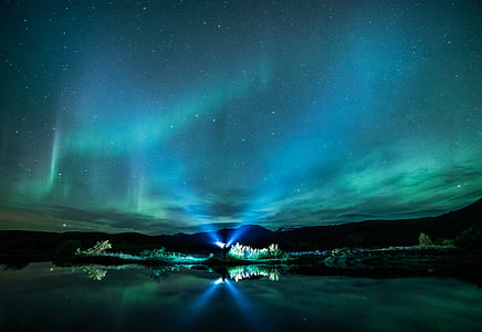 Aurora nights near mountain thumbnail