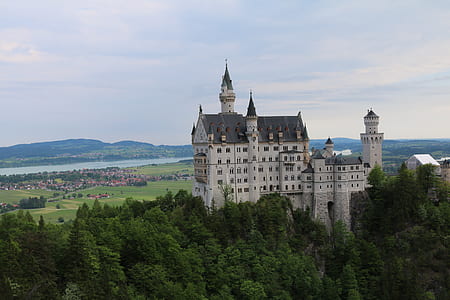 Neuschwanstein Castle thumbnail