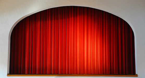 red curtain thumbnail