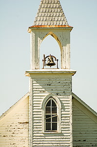 Church under sunny sky thumbnail