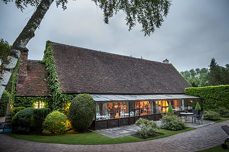 white and brown house thumbnail