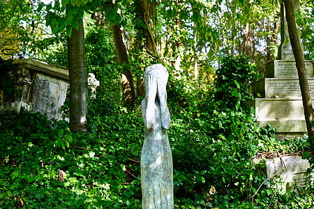 girl standing statue thumbnail