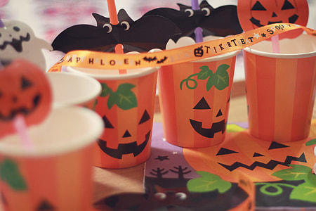 five Jack O Lantern-print disposable caps thumbnail
