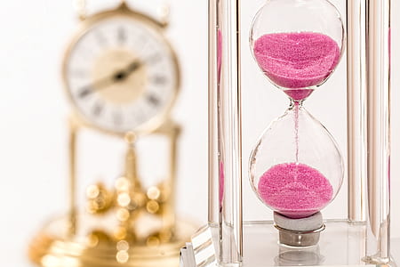 hour glass with pink sands thumbnail