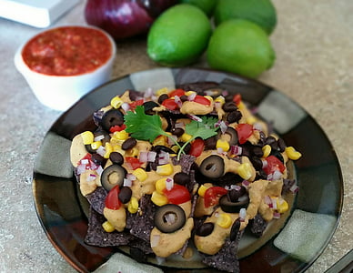nachos with salsa thumbnail