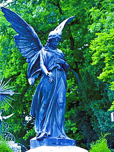 angel woman statue thumbnail