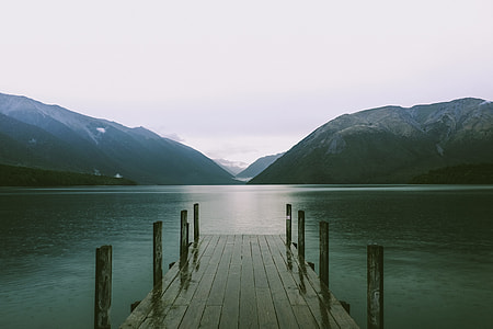 photo brown dock thumbnail